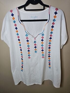 Soft Surroundings White Geometric Embroidered Cotton TShirt Plus 2X Vneck